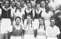 Volkstanzgruppe Dolzig um 1935 Foto: E. Schuster
